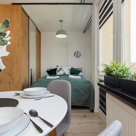 Grojecka Studio For 3 Guests With Balcony By Renters