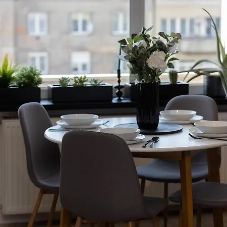 Grojecka Studio For 3 Guests With Balcony By Renters