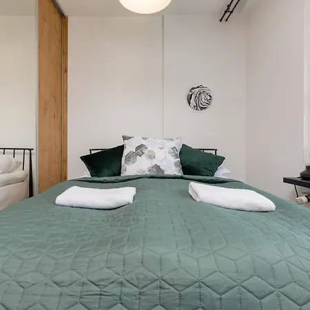 Grojecka Studio For 3 Guests With Balcony By Renters *