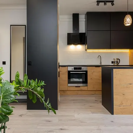 Grojecka Studio For 3 Guests With Balcony By Renters * Warszawa
