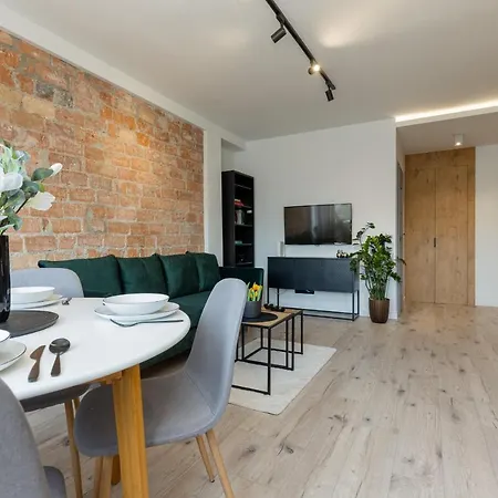 Grojecka Studio For 3 Guests With Balcony By Renters * Warszawa