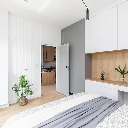 Apartment Superapart Stanislawa Augusta 8 *
