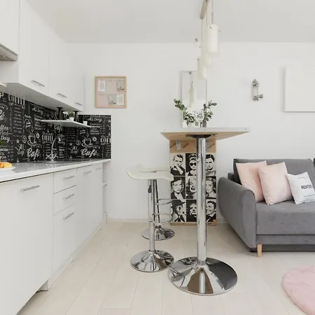 Affordable Underground Near Pge Narodowy By Renters Apartment *