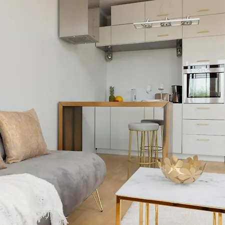 Golden Sands Piaskowa With Parking & Balcony By Renters Apartament *