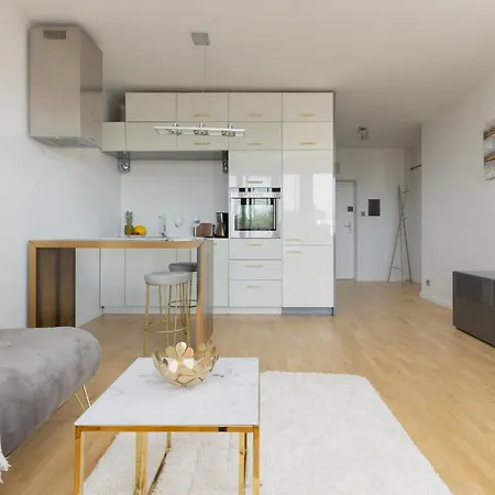 Golden Sands Piaskowa With Parking & Balcony By Renters * Warsaw