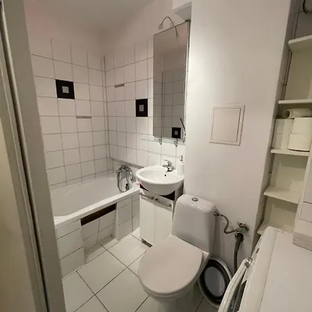 Przytulne Mieszkanie Obok Metra W Pieknej Okolicy * Warsaw