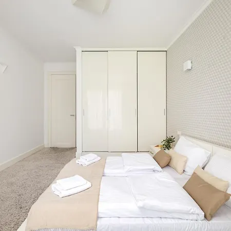 Ecru 3-bedroom Luxurious Wwa21 * Warsaw