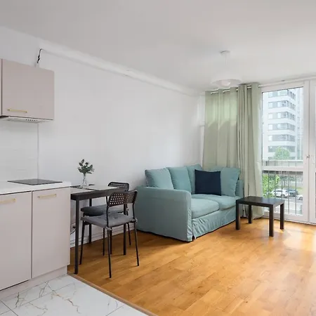 Apartment Metro Rondo Onz Comfort Warsaw