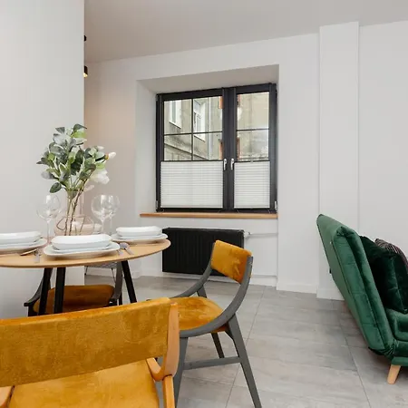 Pge Narodowy Praga - Jagiellonska By Renters Apartment