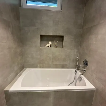 Zolifornia Apartment