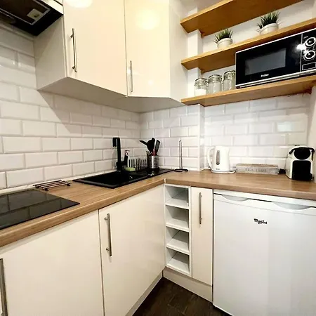 Wifi, Parking W Centrum, Ladne Ul. Anielewicza 25 Lägenhet Warszawa