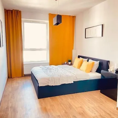 Апартаменты Spacious,stylish And Comfortable 2 With Million Dollar View Варшава