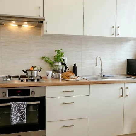 Gagarina 12 - Piekny Apartament Przy Lazienkach Krolewskich - Duze Lozko 160x200cm - Bardzo Duzy Balkon - Wifi - Telewizja Kablowa - Bezplatna Strefa Parkowania - Better Apartament Warszawa