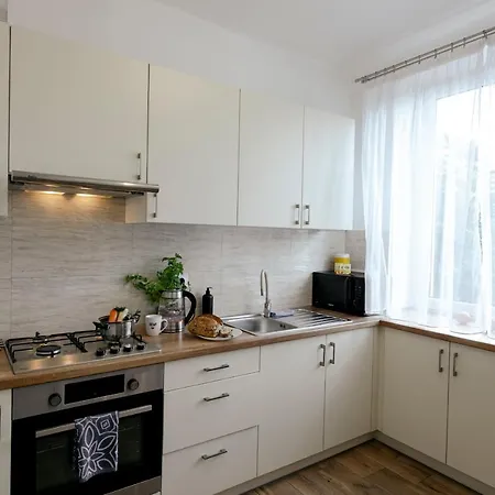 Apartment Gagarina 12: Spacious With Large Balcony Near łazienki Park