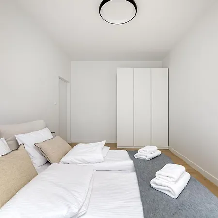Apartment Ecru 3-bedroom Luxurious With City View Wwa22 Warsaw