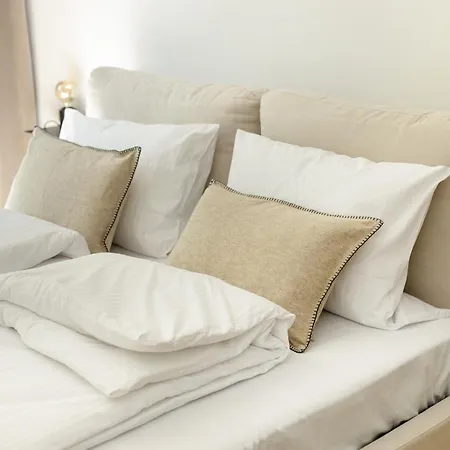 Ecru 3-bedroom Luxurious With City View Wwa22 Apartment Warsaw