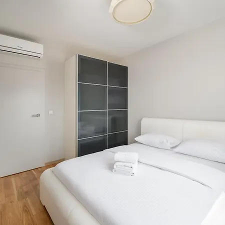 Ursynow Modern Apartment Warsaw