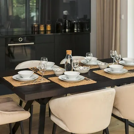Ecru 3-bedroom Luxurious With City View Wwa22 Apartment Warsaw
