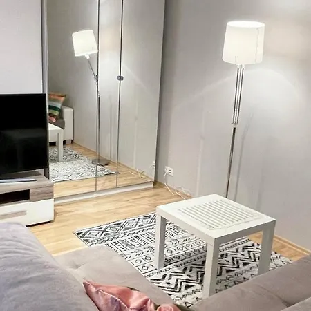 Sun On Wola Apartment