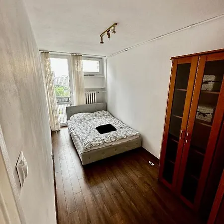 Homestay Apartrooms Grzybowska 9 *