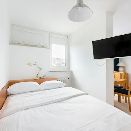 Metro Rondo Onz Yellow Apartment *