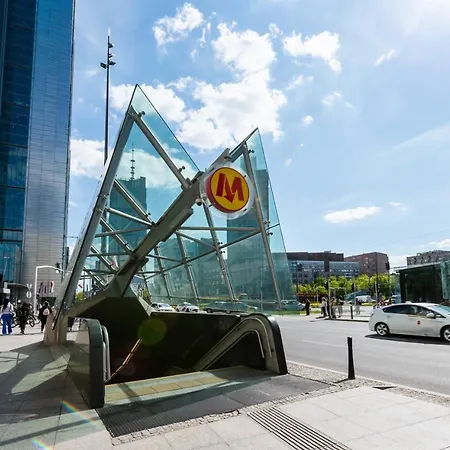 Metro Rondo Onz Yellow * Warsaw