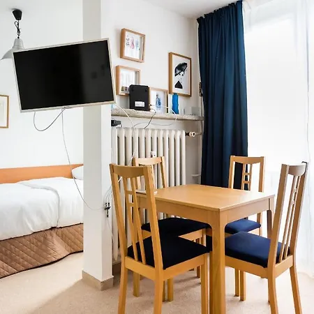 Metro Rondo Onz Yellow Apartment *