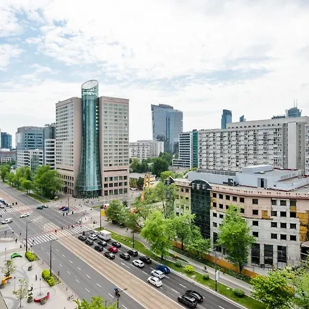 Metro Rondo Onz Yellow Apartment Warsaw