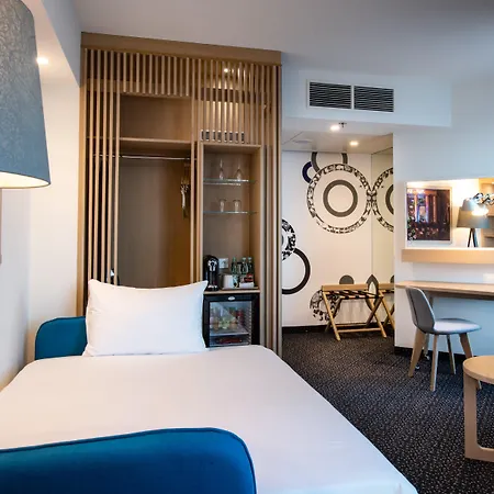 - Centre By Ihg 3*
