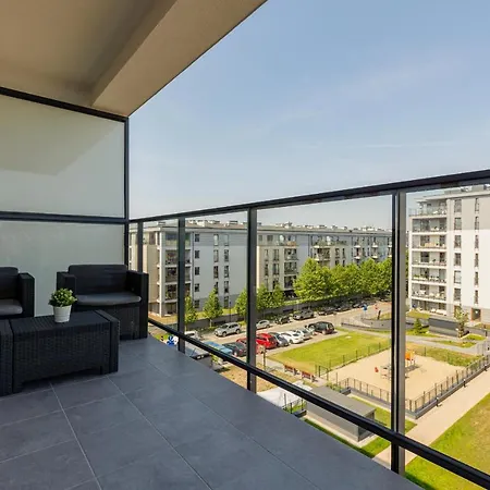 Ursus Sunny For 4 Guests With Parking & Balcony By Renters Apartment Warsaw