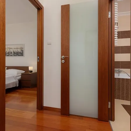 Апартаменты With Study Powstancow Slaskich By Renters *