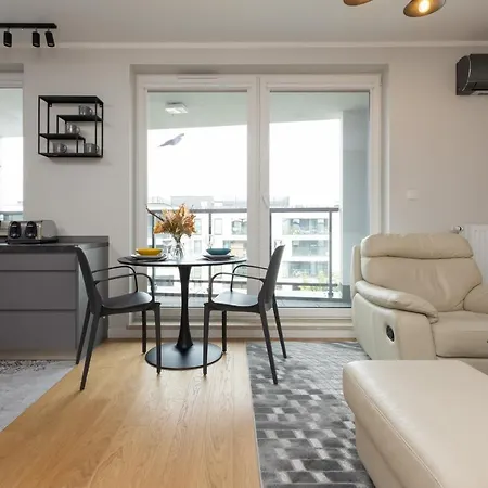 Trendy With Ac And Parking In By Renters * Warsaw