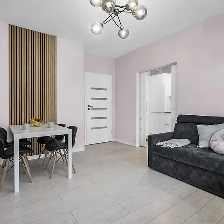Apartment - Parking, Quiet Neighbourhood - By Rentujemy *