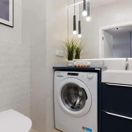 Avenue Solidarnosci On Wola By Renters Apartment