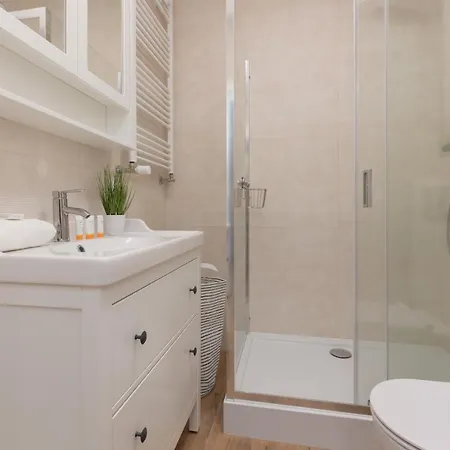 Apartment Cozy & Bright Zupnicza By Renters Warsaw