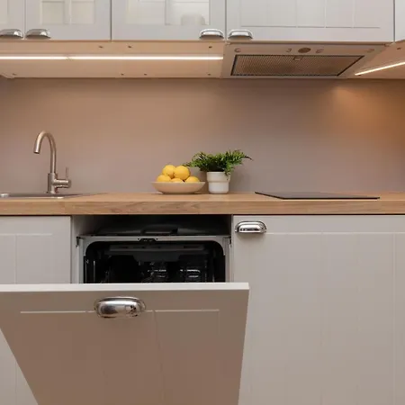 Apartment Cozy & Bright Zupnicza By Renters Warsaw