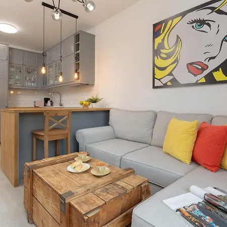 Apartment Zoliborz Artystyczny With Parking By Renters