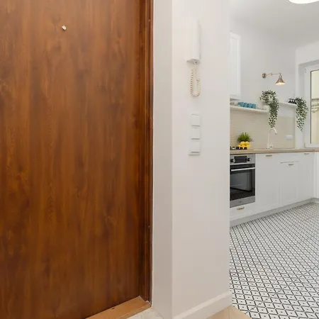 Art Deco Old Town By Renters Apartment *