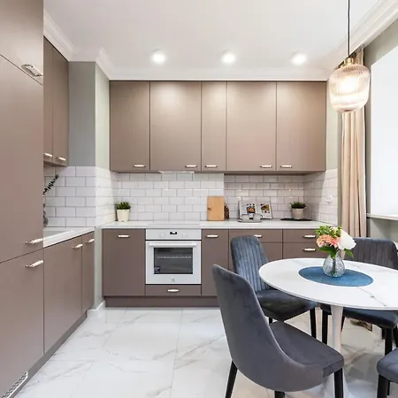 Apartment Superapart Wojska Polskiego, Serene Urban Retreat With Skyline Views *