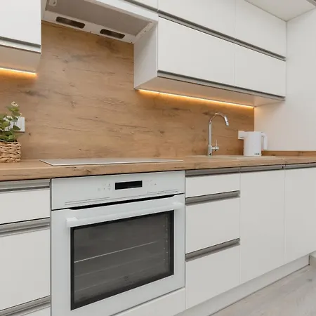 Cozy With Parking Bakalarska By Renters Apartment Warsaw