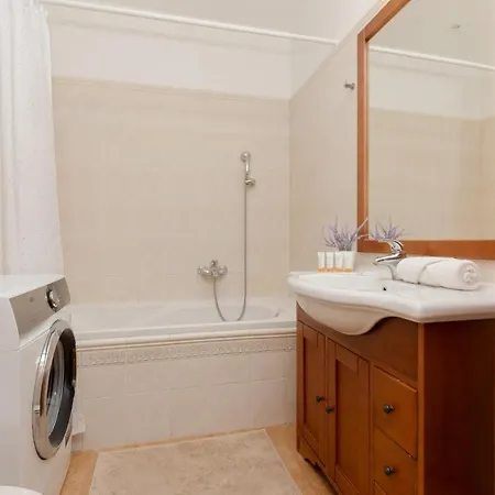 Zelazna Comfortable Center Of By Renters Apartment