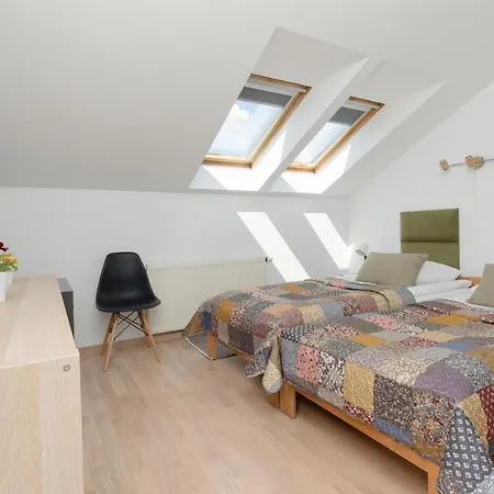 Apartment Family With 3 Bedrooms & Ac Near Metro Stoklosy By Renters *