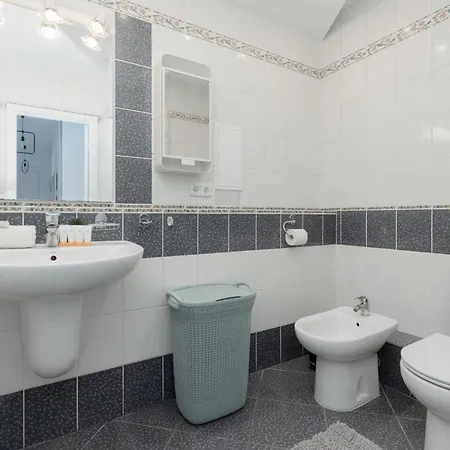 Family With 3 Bedrooms & Ac Near Metro Stoklosy By Renters Apartment Warsaw