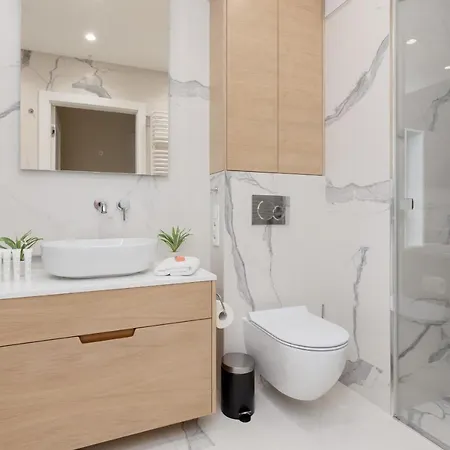 Apartment Deluxe Wronia 45 With Ac, Parking & Balcony By Renters Prestige