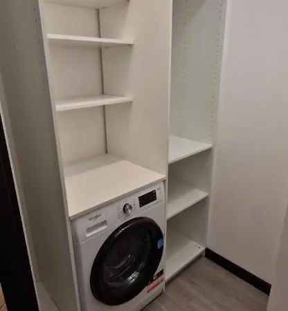 Apartment Workation Centre Airport Boutique Designer Bath, 3-4 Days Offer, Kitchen, Balkony, Aircon Warsaw