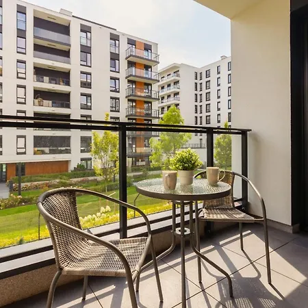Cosy Bialej Floty With Parking By Renters Warsaw