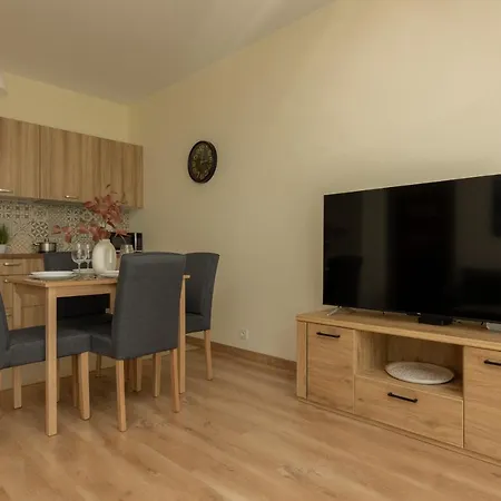 Apartment Cosy Bialej Floty With Parking By Renters *