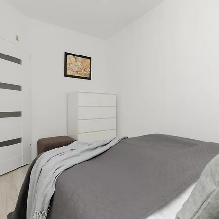 Apartment Heart Of Zielna By Renters