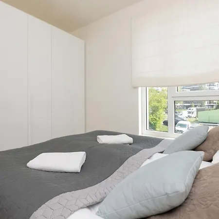 Apartment Modern Family With Parking By Renters