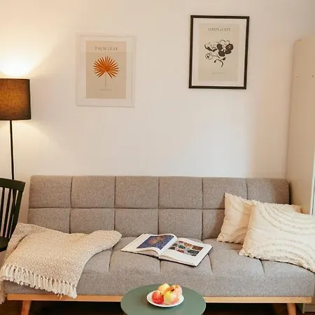 Chmielna Apartment: With Smart Tv And Wi-fi Warsaw